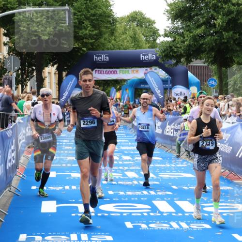 29.06.2025 - hella hamburg halbmarathon Zöllner http://msf.ph/oto/8178283 29.06.2025 10:38:52 Ziel 2296, 2719, 3783, 6684, 9264, 9540, 10218, 11055, 11282, 13755, 13800, 14093, 15257, 15372, 17722 meine-sportfotos.de
