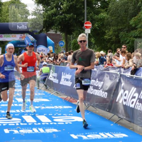 29.06.2025 - hella hamburg halbmarathon Zöllner http://msf.ph/oto/8178286 29.06.2025 10:28:54 Ziel 1827, 2604, 10486, 18763 meine-sportfotos.de