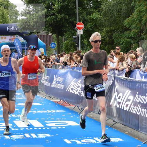 29.06.2025 - hella hamburg halbmarathon Zöllner http://msf.ph/oto/8178297 29.06.2025 10:28:54 Ziel 1827, 2604, 10486, 18763 meine-sportfotos.de