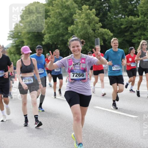 29.06.2025 - hella hamburg halbmarathon Jannik Wohlers http://msf.ph/oto/8178311 29.06.2025 10:22:34 Lombardsbrücke 1029, 1853, 2766, 3003, 3029, 3034, 4190, 4266, 5629, 6578, 6784, 6785, 7266, 7891, 9133, 9913, 10205, 10826, 12025, 12190, 12265, 13560, 13921, 14041, 14525, 14801, 15469, 16565, 16566, 16618, 16801, 16863, 17657 meine-sportfotos.de