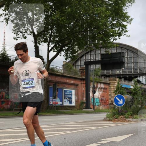 29.06.2025 - hella hamburg halbmarathon Yannick Fuchs http://msf.ph/oto/8178337 29.06.2025 10:28:18 20KM 1053, 1910, 1959, 2746, 2836, 4246, 4602, 5193, 6473, 7723, 8956, 14289, 14466, 14784, 14975, 15268, 15326, 15887, 16755, 16881, 16931, 17175, 17802, 18455, 18687, 18731, 18854 meine-sportfotos.de