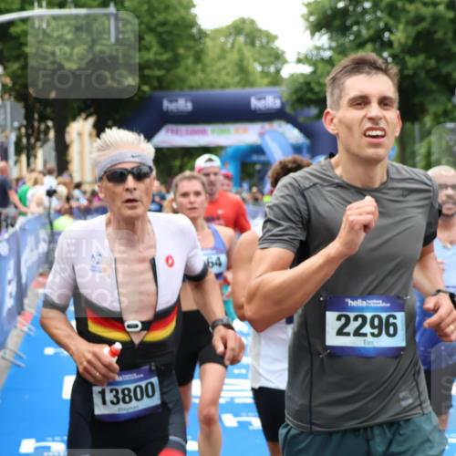 29.06.2025 - hella hamburg halbmarathon Zöllner http://msf.ph/oto/8178342 29.06.2025 10:38:54 Ziel 2296, 2719, 2980, 3783, 8958, 9264, 9540, 10218, 11055, 13755, 13800, 14093, 15257, 15372, 17722 meine-sportfotos.de