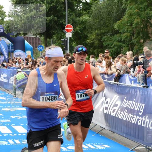 29.06.2025 - hella hamburg halbmarathon Zöllner http://msf.ph/oto/8178353 29.06.2025 10:28:55 Ziel 1827, 2604, 10486, 18763 meine-sportfotos.de