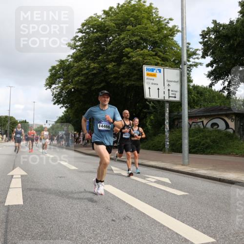29.06.2025 - hella hamburg halbmarathon Yannick Fuchs http://msf.ph/oto/8178391 29.06.2025 10:28:20 20KM 1053, 1910, 1959, 2746, 2836, 4246, 4602, 5193, 6473, 8956, 14289, 14466, 14784, 14975, 15268, 15326, 15887, 16724, 16755, 16881, 16931, 17802, 18455, 18687, 18731, 18854 meine-sportfotos.de