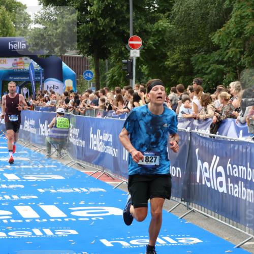 29.06.2025 - hella hamburg halbmarathon Zöllner http://msf.ph/oto/8178394 29.06.2025 10:29:03 Ziel 1827, 10351, 18874, 19142 meine-sportfotos.de