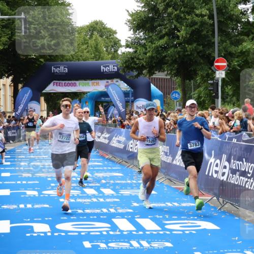 29.06.2025 - hella hamburg halbmarathon Zöllner http://msf.ph/oto/8178484 29.06.2025 10:38:59 Ziel 2980, 3136, 3783, 6682, 8958, 11447, 13137, 15257, 15561, 15873, 17722 meine-sportfotos.de