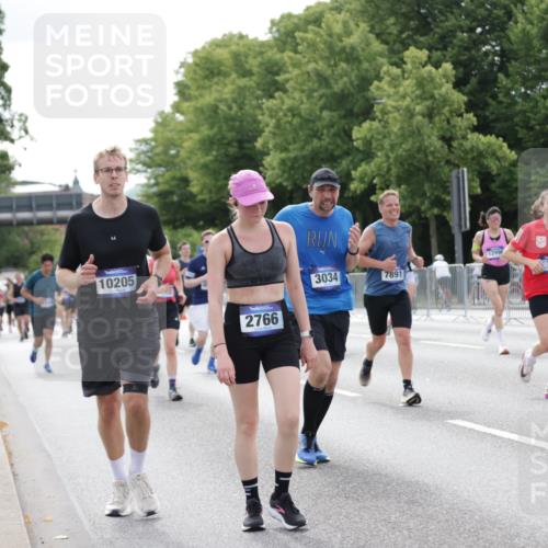 29.06.2025 - hella hamburg halbmarathon Jannik Wohlers http://msf.ph/oto/8178486 29.06.2025 10:22:35 Lombardsbrücke 1029, 1853, 2766, 3029, 3034, 4190, 4266, 5629, 6578, 6784, 6785, 6849, 7266, 7891, 9133, 9913, 10205, 12025, 12190, 12265, 13560, 13921, 14041, 14525, 15469, 16565, 16566, 16618, 16801, 16863, 17657 meine-sportfotos.de