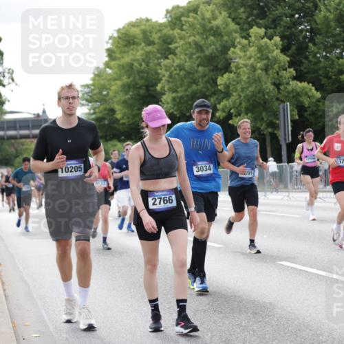 29.06.2025 - hella hamburg halbmarathon Jannik Wohlers http://msf.ph/oto/8178523 29.06.2025 10:22:35 Lombardsbrücke 1029, 1853, 2766, 3029, 3034, 4190, 4266, 5629, 6578, 6784, 6785, 6849, 7266, 7891, 9133, 9913, 10205, 12025, 12190, 12265, 13560, 13921, 14041, 14525, 15469, 16565, 16566, 16618, 16801, 16863, 17657 meine-sportfotos.de