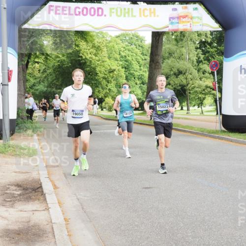 29.06.2025 - hella hamburg halbmarathon MichiJ http://msf.ph/oto/8178548 29.06.2025 10:16:56 Zwischen KM18-KM19 15023, 18124, 18692, 19050 meine-sportfotos.de