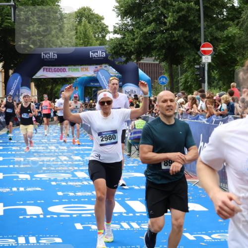 29.06.2025 - hella hamburg halbmarathon Zöllner http://msf.ph/oto/8178565 29.06.2025 10:39:01 Ziel 1164, 2980, 3136, 3783, 4359, 6682, 8958, 11447, 13137, 15257, 15561, 15873, 17722, 18734, 19151 meine-sportfotos.de