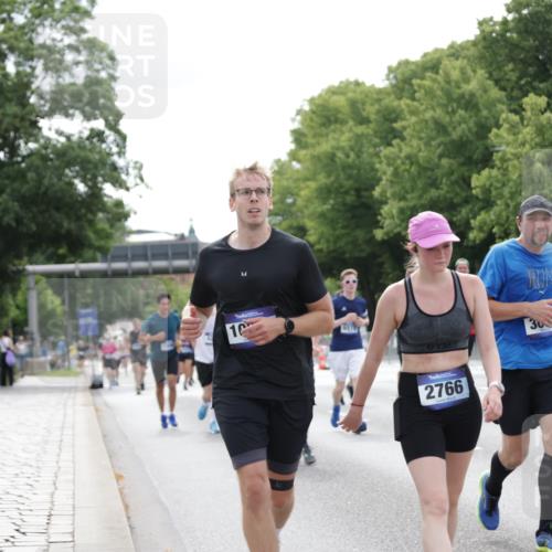 29.06.2025 - hella hamburg halbmarathon Jannik Wohlers http://msf.ph/oto/8178574 29.06.2025 10:22:36 Lombardsbrücke 1029, 1853, 3029, 3034, 4190, 4266, 5629, 6578, 6784, 6785, 6849, 7266, 7891, 9133, 9913, 10205, 12025, 12190, 12265, 13560, 13921, 14041, 14525, 15469, 16565, 16566, 16618, 16801, 16863, 17657 meine-sportfotos.de