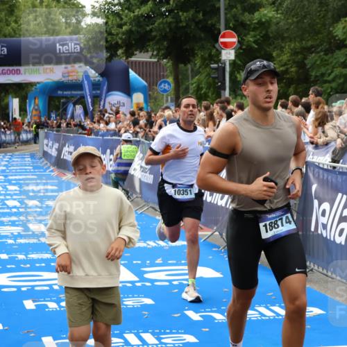 29.06.2025 - hella hamburg halbmarathon Zöllner http://msf.ph/oto/8178593 29.06.2025 10:29:10 Ziel 3043, 8473, 10171, 10351, 16157, 18874, 19194 meine-sportfotos.de