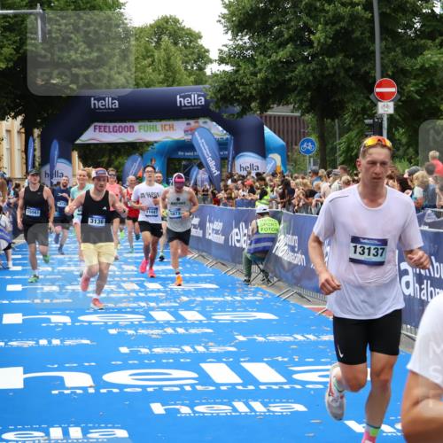 29.06.2025 - hella hamburg halbmarathon Zöllner http://msf.ph/oto/8178633 29.06.2025 10:39:03 Ziel 1164, 1803, 2262, 3136, 4359, 6682, 11447, 13137, 15561, 15873, 18734, 19151 meine-sportfotos.de