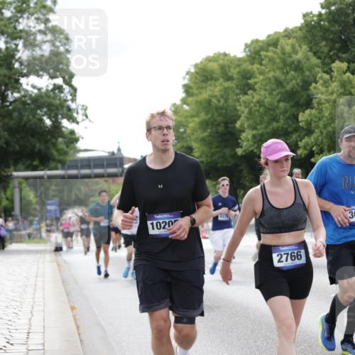 29.06.2025 - hella hamburg halbmarathon Jannik Wohlers http://msf.ph/oto/8178636 29.06.2025 10:22:36 Lombardsbrücke 1029, 1853, 3029, 3034, 4190, 4266, 5629, 6578, 6784, 6785, 6849, 7266, 7891, 9133, 9913, 10205, 12025, 12190, 12265, 13560, 13921, 14041, 14525, 15469, 16565, 16566, 16618, 16801, 16863, 17657 meine-sportfotos.de