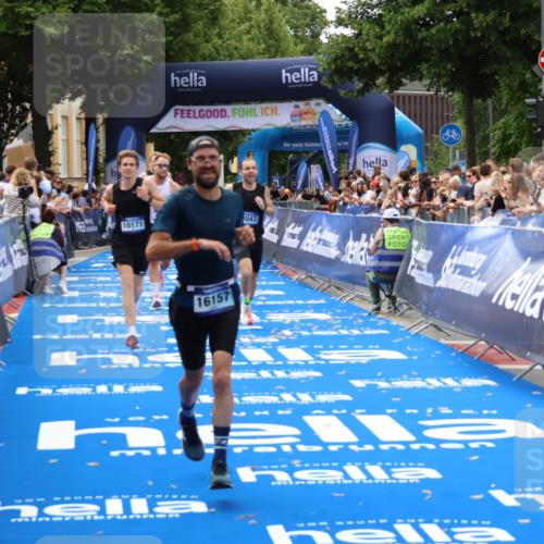 29.06.2025 - hella hamburg halbmarathon Zöllner http://msf.ph/oto/8178638 29.06.2025 10:29:13 Ziel 3043, 8473, 10171, 16157, 19194 meine-sportfotos.de