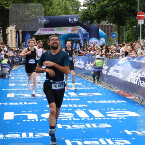 29.06.2025 - hella hamburg halbmarathon Zöllner http://msf.ph/oto/8178646 29.06.2025 10:29:13 Ziel 3043, 8473, 10171, 16157, 19194 meine-sportfotos.de