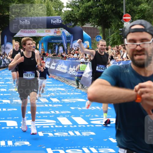 29.06.2025 - hella hamburg halbmarathon Zöllner http://msf.ph/oto/8178696 29.06.2025 10:29:14 Ziel 3043, 8473, 10171, 16157, 19194 meine-sportfotos.de