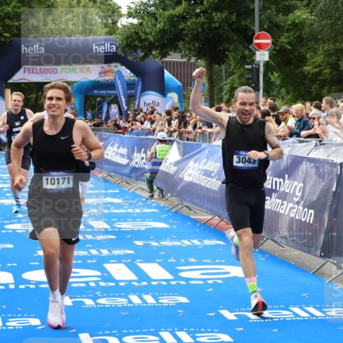 29.06.2025 - hella hamburg halbmarathon Zöllner http://msf.ph/oto/8178707 29.06.2025 10:29:14 Ziel 3043, 8473, 10171, 16157, 19194 meine-sportfotos.de