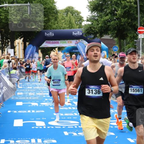 29.06.2025 - hella hamburg halbmarathon Zöllner http://msf.ph/oto/8178711 29.06.2025 10:39:06 Ziel 1164, 1445, 1803, 2262, 3136, 4359, 4759, 6682, 6686, 6687, 11447, 11619, 12137, 15561, 15873, 16820, 18734, 19151 meine-sportfotos.de