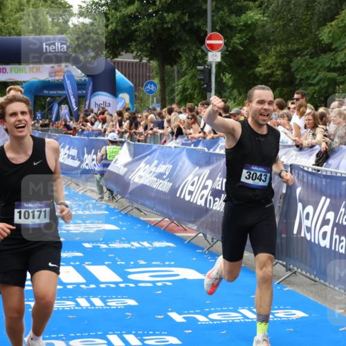 29.06.2025 - hella hamburg halbmarathon Zöllner http://msf.ph/oto/8178718 29.06.2025 10:29:15 Ziel 3043, 8473, 10171, 19194 meine-sportfotos.de
