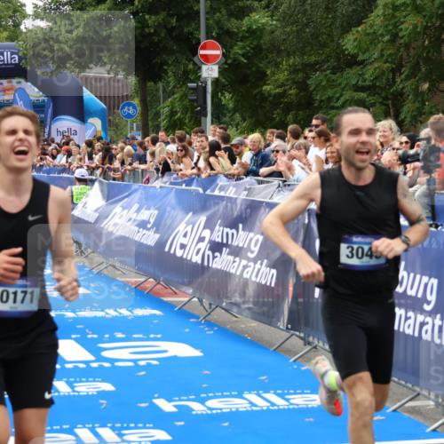 29.06.2025 - hella hamburg halbmarathon Zöllner http://msf.ph/oto/8178730 29.06.2025 10:29:15 Ziel 3043, 8473, 10171, 19194 meine-sportfotos.de