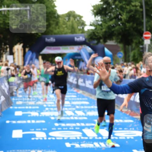 29.06.2025 - hella hamburg halbmarathon Zöllner http://msf.ph/oto/8178804 29.06.2025 10:39:09 Ziel 1164, 1445, 1803, 2262, 4359, 4759, 6686, 6687, 11619, 12137, 15556, 16656, 16820, 18547, 18734, 19151 meine-sportfotos.de