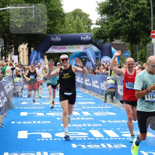 29.06.2025 - hella hamburg halbmarathon Zöllner http://msf.ph/oto/8178827 29.06.2025 10:39:10 Ziel 1164, 1445, 1803, 2262, 4759, 6686, 6687, 11619, 12137, 15556, 16656, 16820, 18149, 18547 meine-sportfotos.de