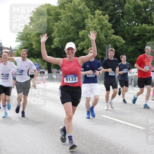 29.06.2025 - hella hamburg halbmarathon Jannik Wohlers http://msf.ph/oto/8178832 29.06.2025 10:22:39 Lombardsbrücke 1853, 3029, 3034, 4190, 4266, 5629, 6578, 6784, 6785, 6849, 7266, 7891, 8687, 8688, 9133, 9877, 9913, 10205, 12025, 12190, 12265, 13560, 14041, 15469, 16416, 16565, 16566, 16618, 16801, 16863, 17657 meine-sportfotos.de