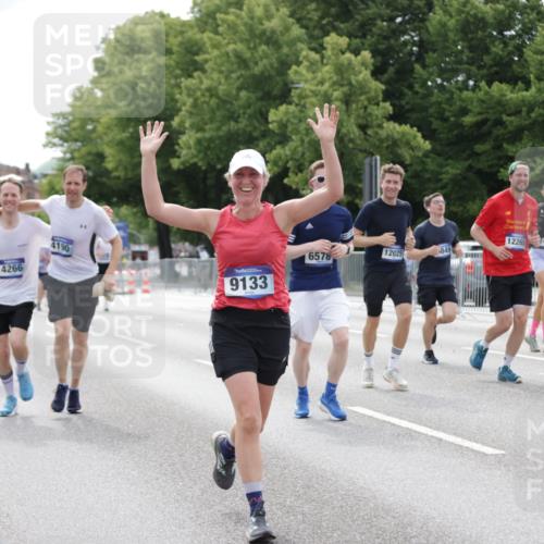 29.06.2025 - hella hamburg halbmarathon Jannik Wohlers http://msf.ph/oto/8178869 29.06.2025 10:22:39 Lombardsbrücke 1853, 3029, 3034, 4190, 4266, 5629, 6578, 6784, 6785, 6849, 7266, 7891, 8687, 8688, 9133, 9877, 9913, 10205, 12025, 12190, 12265, 13560, 14041, 15469, 16416, 16565, 16566, 16618, 16801, 16863, 17657 meine-sportfotos.de