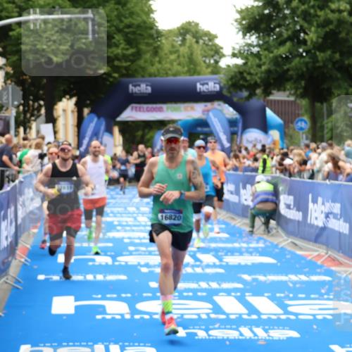 29.06.2025 - hella hamburg halbmarathon Zöllner http://msf.ph/oto/8178895 29.06.2025 10:39:12 Ziel 1445, 3282, 4759, 6686, 6687, 11305, 11619, 12137, 13729, 15556, 16656, 16820, 17668, 18149, 18547 meine-sportfotos.de