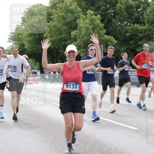 29.06.2025 - hella hamburg halbmarathon Jannik Wohlers http://msf.ph/oto/8178901 29.06.2025 10:22:39 Lombardsbrücke 1853, 3029, 3034, 4190, 4266, 5629, 6578, 6784, 6785, 6849, 7266, 7891, 8687, 8688, 9133, 9877, 9913, 10205, 12025, 12190, 12265, 13560, 14041, 15469, 16416, 16565, 16566, 16618, 16801, 16863, 17657 meine-sportfotos.de