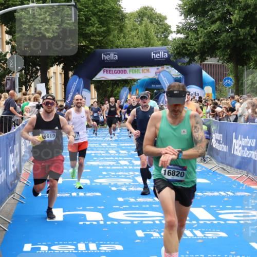 29.06.2025 - hella hamburg halbmarathon Zöllner http://msf.ph/oto/8178918 29.06.2025 10:39:12 Ziel 1445, 3282, 4759, 6686, 6687, 11305, 11619, 12137, 13729, 15556, 16656, 16820, 17668, 18149, 18547 meine-sportfotos.de