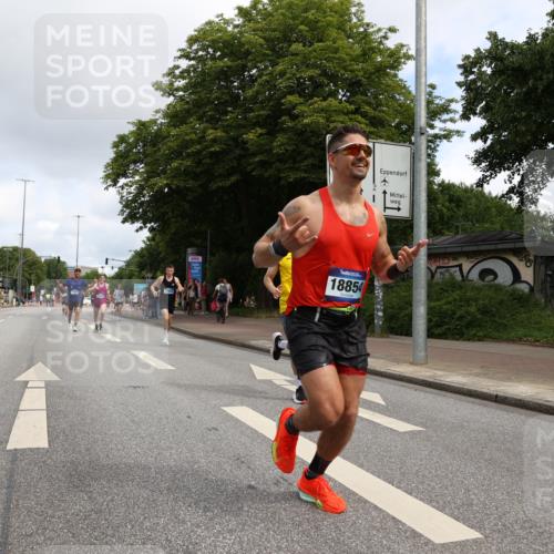 29.06.2025 - hella hamburg halbmarathon Yannick Fuchs http://msf.ph/oto/8178969 29.06.2025 10:28:24 20KM 1053, 1396, 1959, 2243, 2836, 4246, 4602, 5193, 8312, 8956, 11227, 12595, 13618, 14289, 14310, 14466, 14784, 14975, 15268, 15326, 15887, 16724, 16755, 16931, 17191, 17802, 18455, 18731, 18854 meine-sportfotos.de