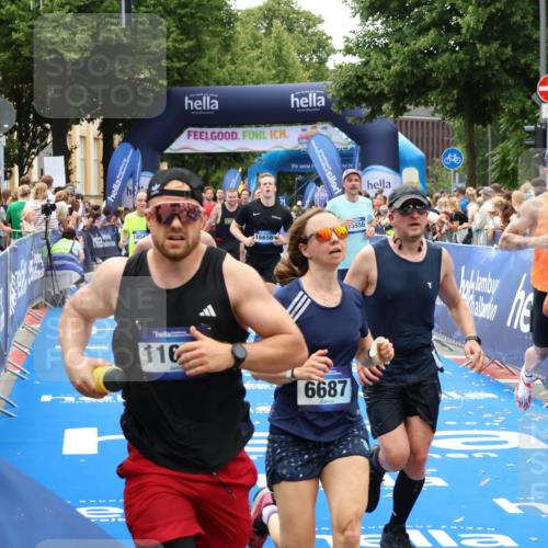 29.06.2025 - hella hamburg halbmarathon Zöllner http://msf.ph/oto/8178971 29.06.2025 10:39:14 Ziel 1445, 3282, 4759, 5752, 6686, 6687, 11305, 11619, 12137, 13729, 14311, 15556, 16656, 17668, 18149, 18547 meine-sportfotos.de