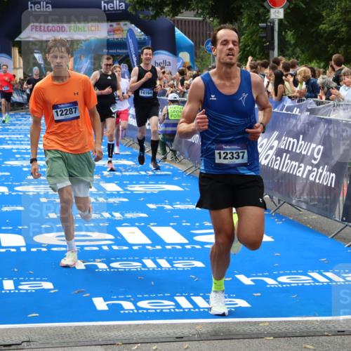 29.06.2025 - hella hamburg halbmarathon Zöllner http://msf.ph/oto/8178980 29.06.2025 10:29:25 Ziel 2075, 8975, 9571, 10156, 12234, 12287, 12337, 13838, 14164, 14395, 15880, 18737, 19203 meine-sportfotos.de