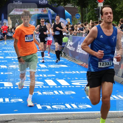 29.06.2025 - hella hamburg halbmarathon Zöllner http://msf.ph/oto/8178985 29.06.2025 10:29:25 Ziel 2075, 8975, 9571, 10156, 12234, 12287, 12337, 13838, 14164, 14395, 15880, 18737, 19203 meine-sportfotos.de
