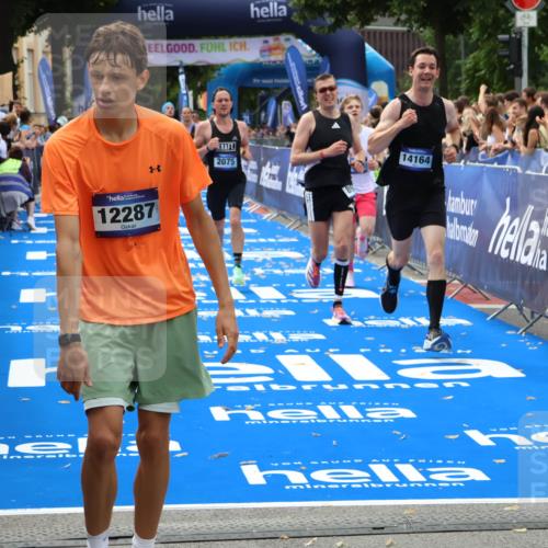 29.06.2025 - hella hamburg halbmarathon Zöllner http://msf.ph/oto/8178990 29.06.2025 10:29:26 Ziel 2075, 8975, 9571, 10156, 12234, 12287, 13838, 14164, 15880, 16118, 18737, 19203 meine-sportfotos.de