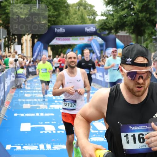29.06.2025 - hella hamburg halbmarathon Zöllner http://msf.ph/oto/8179001 29.06.2025 10:39:15 Ziel 1445, 2044, 3282, 4565, 4759, 5752, 8925, 11305, 12046, 12137, 13729, 14311, 15556, 16656, 17668, 18149, 18547 meine-sportfotos.de