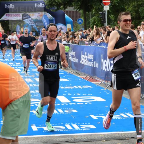 29.06.2025 - hella hamburg halbmarathon Zöllner http://msf.ph/oto/8179024 29.06.2025 10:29:28 Ziel 2075, 8975, 9571, 10156, 12234, 13838, 14164, 15880, 16118, 17197, 18737, 19203 meine-sportfotos.de