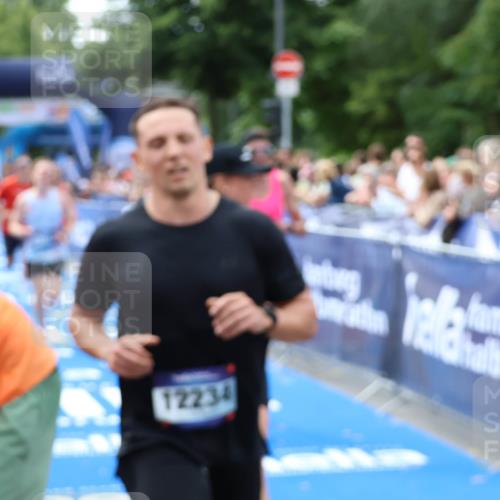 29.06.2025 - hella hamburg halbmarathon Zöllner http://msf.ph/oto/8179143 29.06.2025 10:29:34 Ziel 2021, 2180, 8784, 9137, 10156, 10790, 12234, 16118, 17197 meine-sportfotos.de