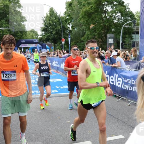 29.06.2025 - hella hamburg halbmarathon Zöllner http://msf.ph/oto/8179166 29.06.2025 10:29:38 Ziel 2021, 2180, 6781, 7186, 8784, 9137, 10790, 18422, 18699, 19204 meine-sportfotos.de