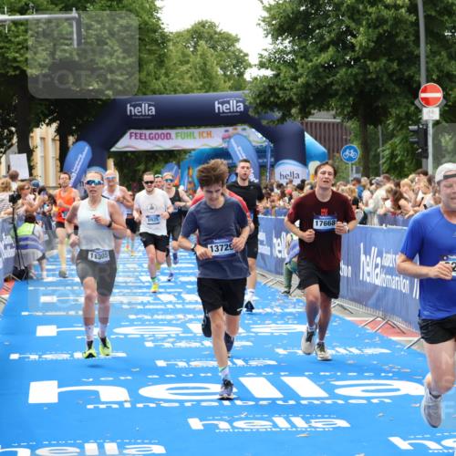 29.06.2025 - hella hamburg halbmarathon Zöllner http://msf.ph/oto/8179179 29.06.2025 10:39:19 Ziel 2044, 3282, 4565, 5752, 6037, 8319, 8925, 11305, 12046, 13479, 13729, 14311, 17646, 17668, 18149 meine-sportfotos.de