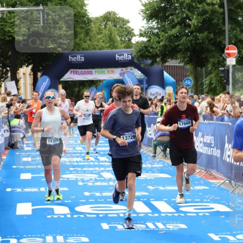 29.06.2025 - hella hamburg halbmarathon Zöllner http://msf.ph/oto/8179184 29.06.2025 10:39:20 Ziel 2044, 3282, 4565, 5752, 6037, 8319, 8925, 11305, 12046, 13479, 13729, 14311, 17646, 17668 meine-sportfotos.de