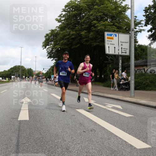 29.06.2025 - hella hamburg halbmarathon Yannick Fuchs http://msf.ph/oto/8179235 29.06.2025 10:28:27 20KM 1053, 1396, 1959, 2243, 2836, 4246, 4602, 5193, 8312, 8956, 11227, 12595, 13618, 14289, 14310, 14466, 14784, 14975, 15268, 15326, 15887, 16724, 16755, 16931, 17191, 17802, 18455, 18731, 18854 meine-sportfotos.de