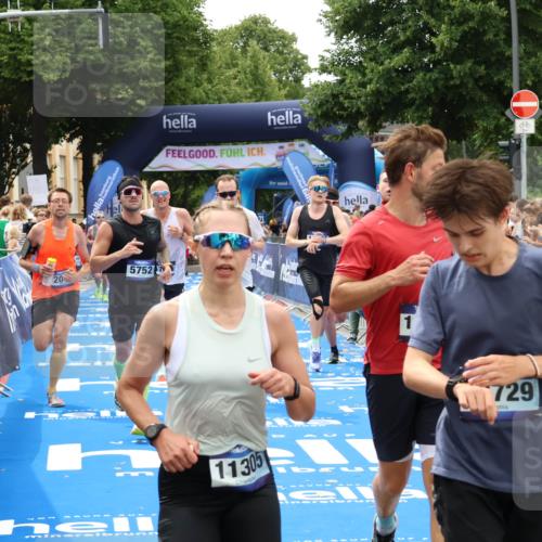 29.06.2025 - hella hamburg halbmarathon Zöllner http://msf.ph/oto/8179258 29.06.2025 10:39:22 Ziel 2044, 4565, 5752, 6037, 8319, 8925, 12046, 13479, 14311, 14359, 15866, 17646 meine-sportfotos.de