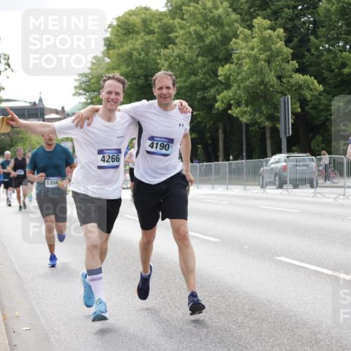 29.06.2025 - hella hamburg halbmarathon Jannik Wohlers http://msf.ph/oto/8179291 29.06.2025 10:22:40 Lombardsbrücke 1853, 3029, 3034, 4190, 4266, 4793, 5629, 6578, 6784, 6785, 6849, 7266, 7891, 8687, 8688, 9133, 9877, 9913, 10205, 12025, 12190, 12265, 13560, 14041, 15469, 16416, 16558, 16565, 16566, 16863, 17099, 17657 meine-sportfotos.de