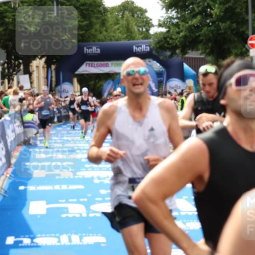 29.06.2025 - hella hamburg halbmarathon Zöllner http://msf.ph/oto/8179377 29.06.2025 10:39:25 Ziel 2972, 6037, 6152, 8319, 8346, 12335, 12372, 13479, 14359, 15013, 15866, 17646 meine-sportfotos.de
