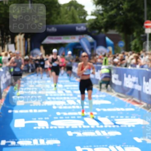 29.06.2025 - hella hamburg halbmarathon Zöllner http://msf.ph/oto/8179421 29.06.2025 10:39:26 Ziel 2546, 2972, 6037, 6152, 8346, 12335, 12372, 14359, 15013, 15866 meine-sportfotos.de