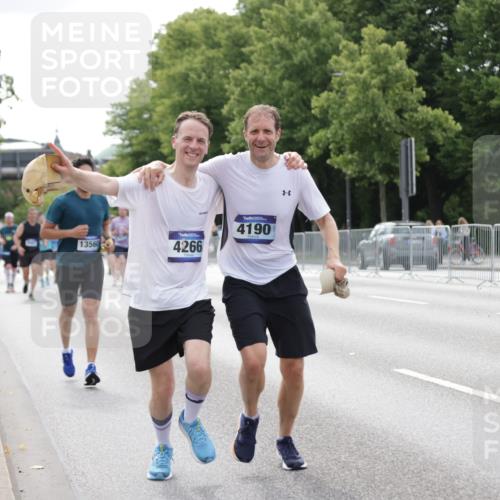 29.06.2025 - hella hamburg halbmarathon Jannik Wohlers http://msf.ph/oto/8179474 29.06.2025 10:22:40 Lombardsbrücke 1853, 3029, 3034, 4190, 4266, 4793, 5629, 6578, 6784, 6785, 6849, 7266, 7891, 8687, 8688, 9133, 9877, 9913, 10205, 12025, 12190, 12265, 13560, 14041, 15469, 16416, 16558, 16565, 16566, 16863, 17099, 17657 meine-sportfotos.de