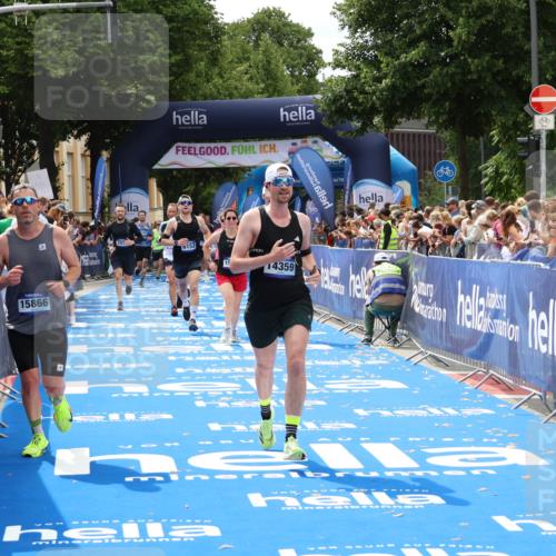 29.06.2025 - hella hamburg halbmarathon Zöllner http://msf.ph/oto/8179514 29.06.2025 10:39:28 Ziel 1343, 2546, 2972, 6037, 6152, 8346, 12335, 12372, 14359, 15013, 15866 meine-sportfotos.de